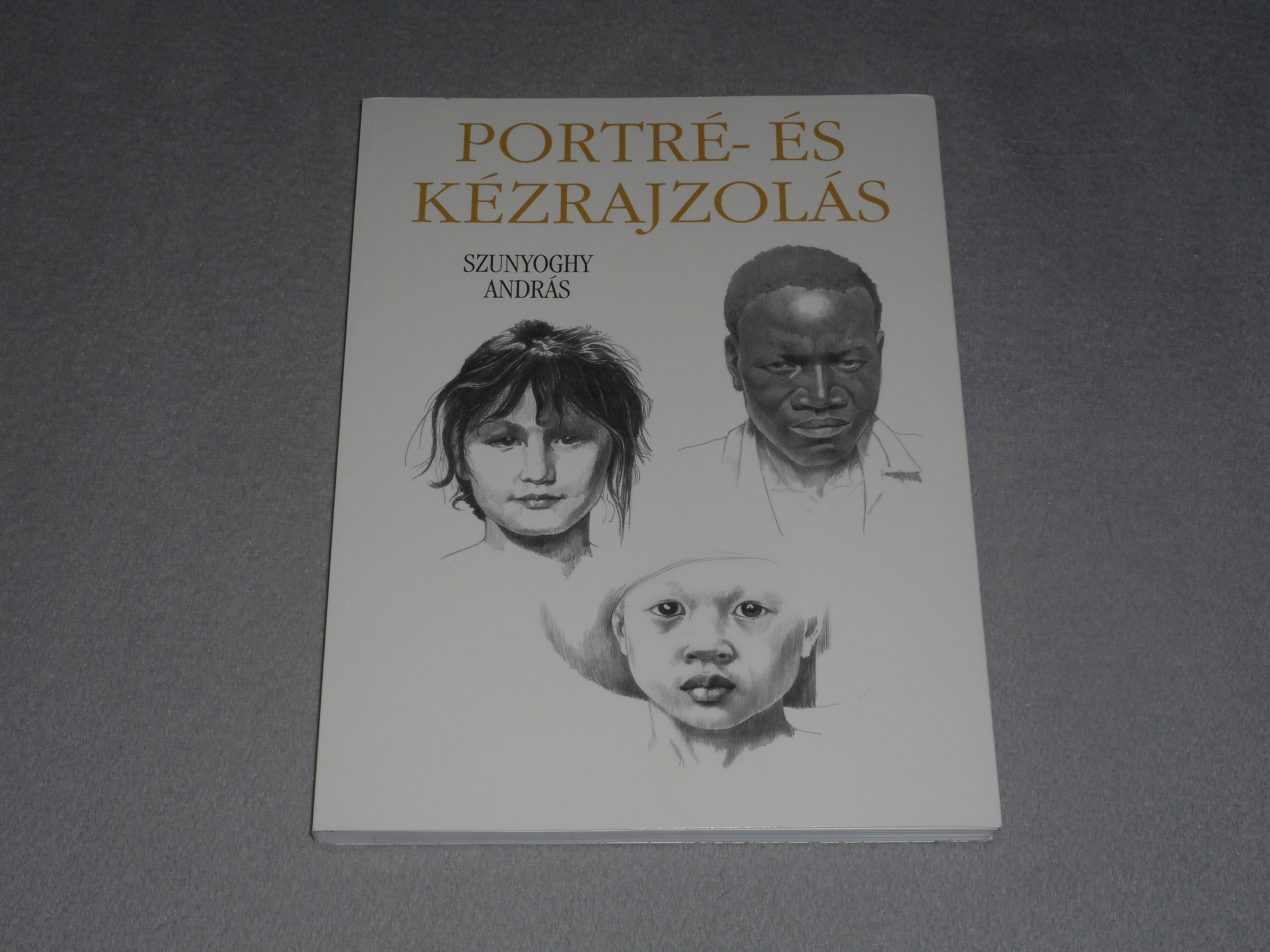 Szunyoghy András - Portré- és kézrajzolás 