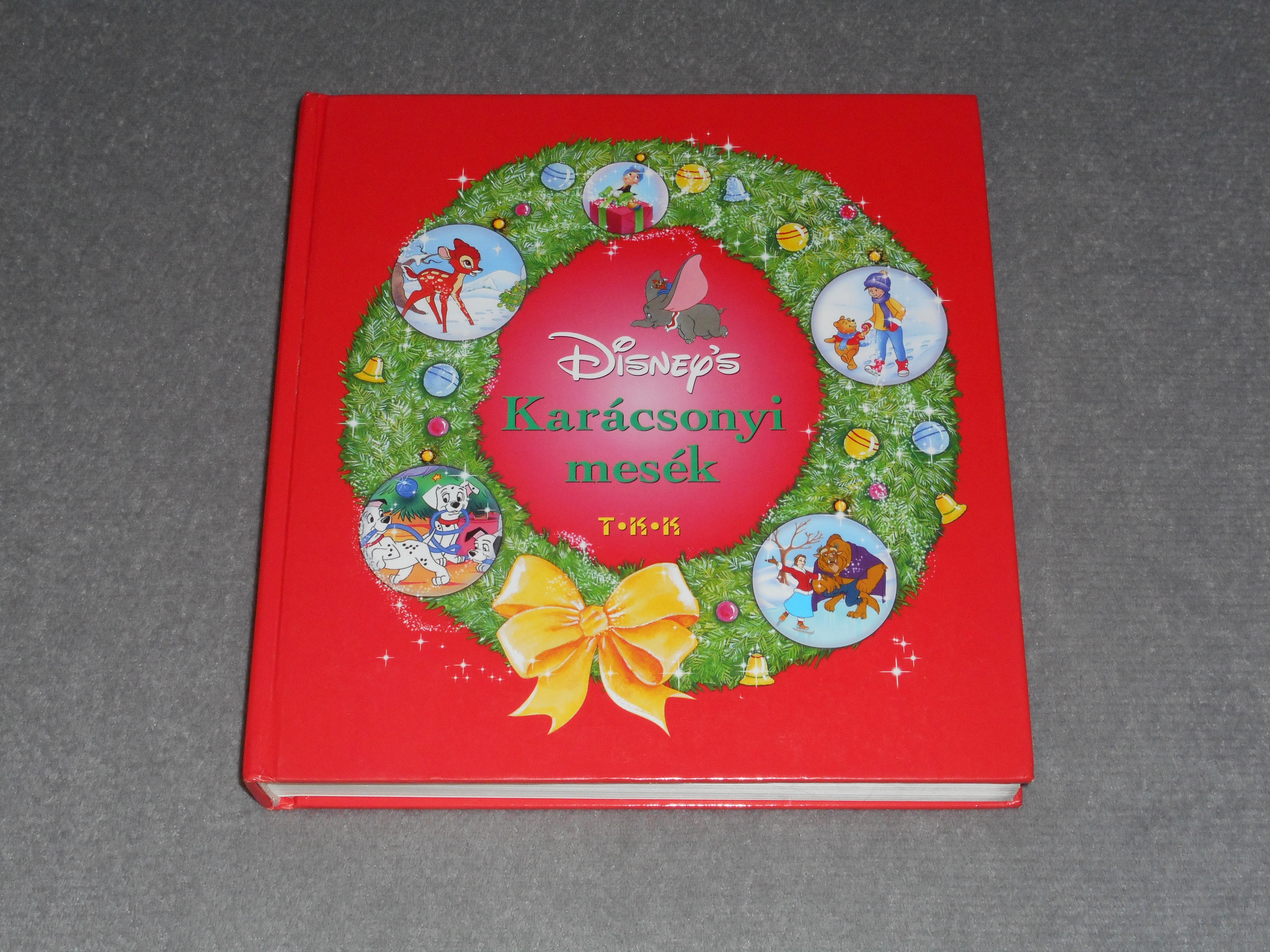 Walt Disney Karácsonyi mesék - Mesegyűjtemény - 18 karácsonyi mese (101 kiskutya, Macskarisztokraták, Micimackó, Mickey egér stb.)